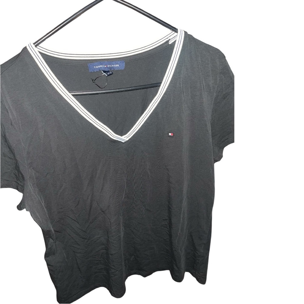 2/$20 🩷 Tommy Hilfiger Women’s V Neck Pullover Short Sleeve T Shirt SIZE XL